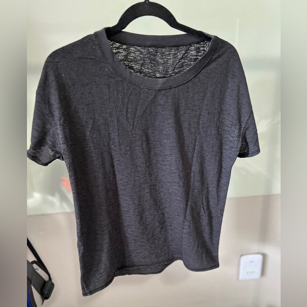 Lululemon black burnout t-shirt size 6
